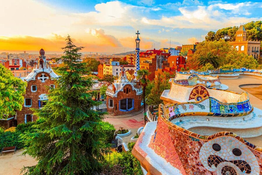 Barcelona: Park Güell Guided Tour with Fast-Track Ticket - Key points to know before booking