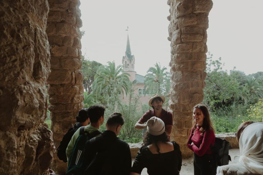 Barcelona: Park Güell & Sagrada Familia Guided Tour - Timing, clothing, and practical rules