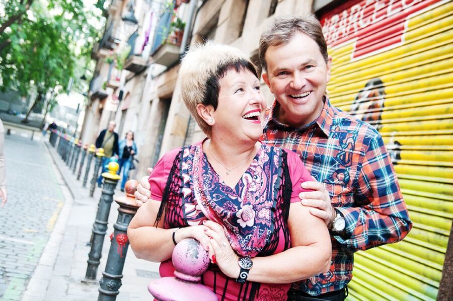 Barcelona: Photoshoot Tour Old Town - Timing, weather, and small children