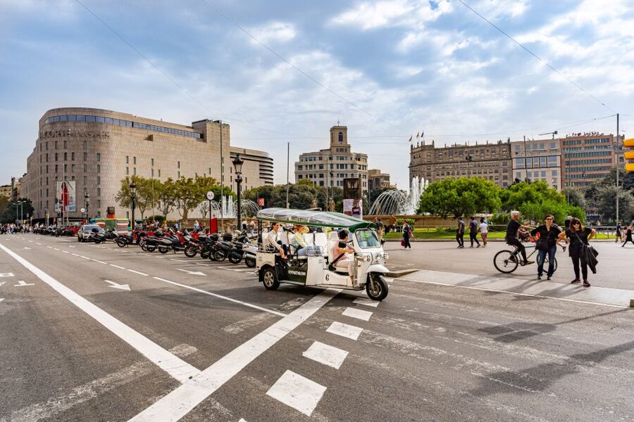 Barcelona: Private City Tour by Eco Tuk Tuk - Why the Two-Hour Tour Makes More Sense