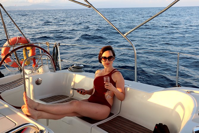 Barcelona Private Sailing Tour with Drinks for Family and Friends - Sunset, morning, or midday sailing