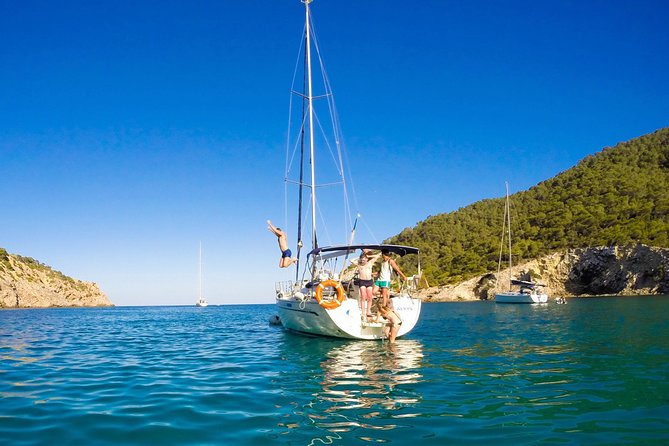 Barcelona Private Sailing Tour with Drinks for Family and Friends - Who will enjoy this private sailing tour most?