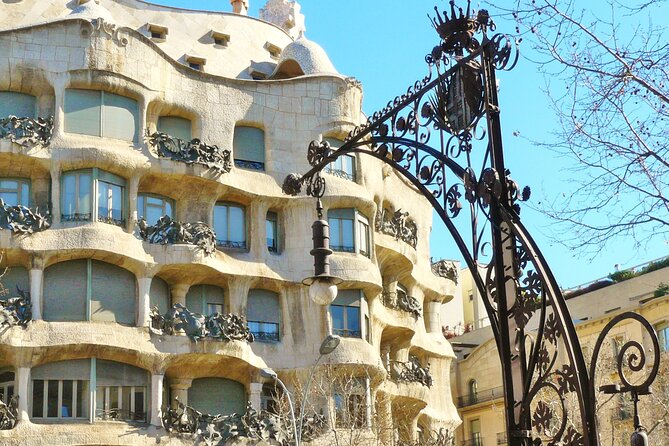 Barcelona Private Tour by Sidecar Motorcycle - Seats, safety, weather, and clothing