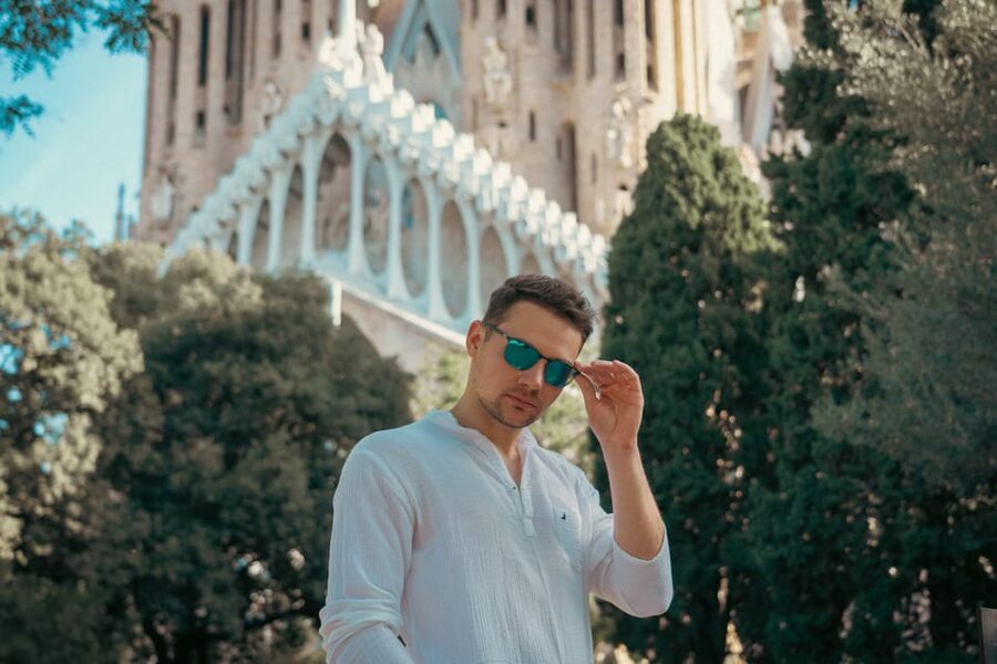 Barcelona: Professional Photoshoot Outside Sagrada Familia - Why a Sagrada Familia photoshoot can be worth your time