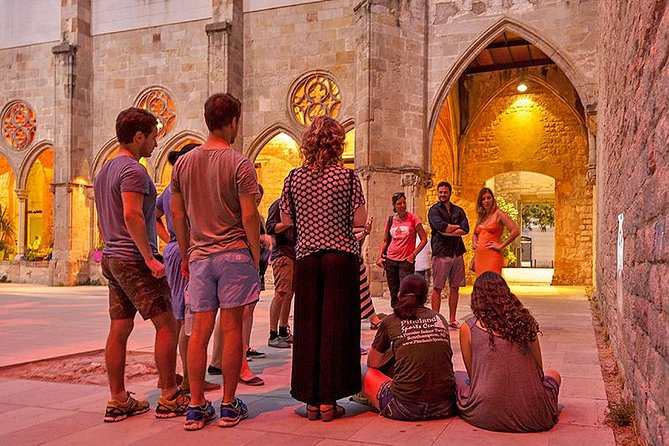 Barcelona's Dark History Night Tour - Elena, Noah, Sara, and the guide factor