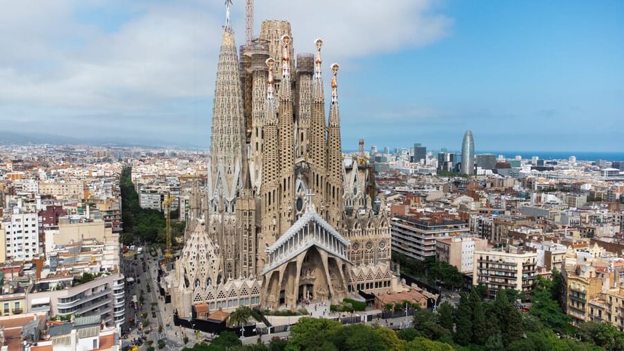 Barcelona: Sagrada Familia and Park Guell Combo Guided Tour - Key points to know before booking
