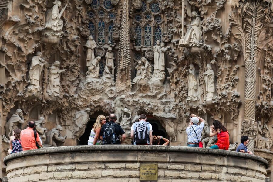 Barcelona: Sagrada Familia and Park Guell Combo Guided Tour - Starting at Sagrada Família