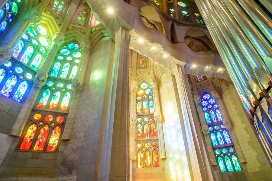Barcelona: Sagrada Familia and Park Güell Tour - Who should book this experience?