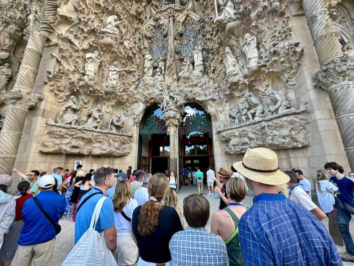 Barcelona: Sagrada Familia Entry Ticket and Guided Tour - The Passion Facade and its sharp change in mood