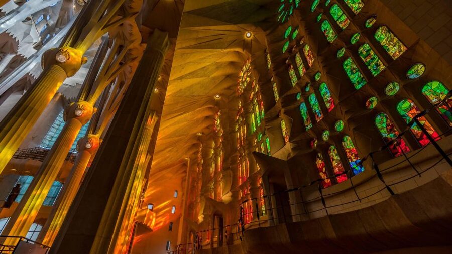 Barcelona: Sagrada Familia Fast Track Guided Tour - Who should book this tour?