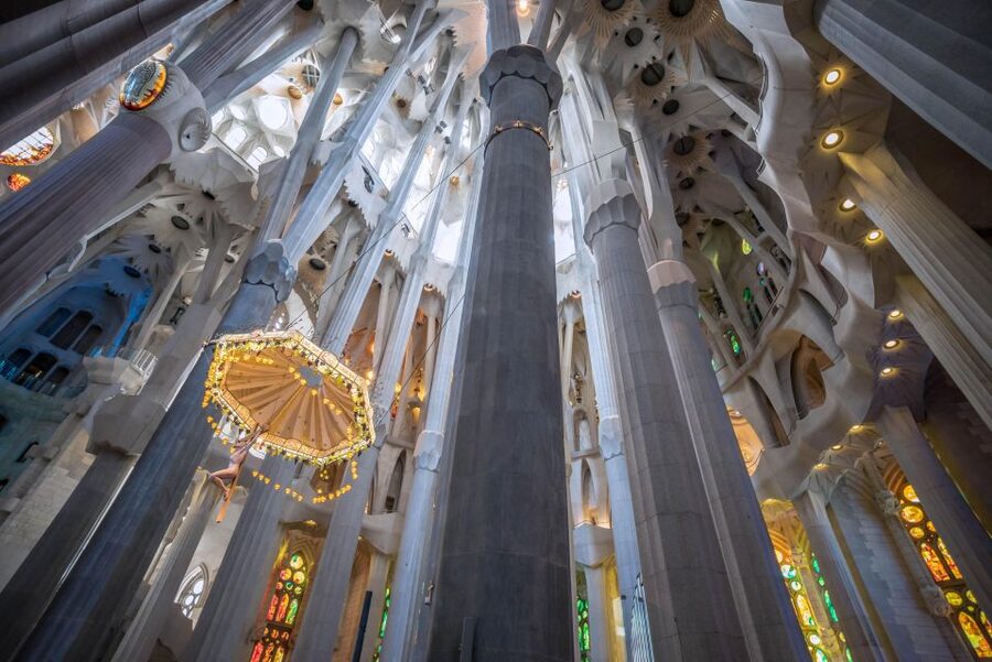 Barcelona: Sagrada Familia Fast Track Guided Tour - Free time after the guided explanation