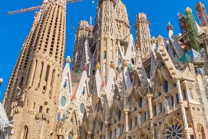 Barcelona: Sagrada Familia Fast Track Tour with Tower Option - Weather can cancel the tower