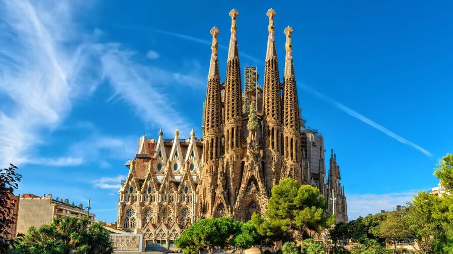 Barcelona: Sagrada Familia & Montserrat Full-Day with Pickup - Understanding Santa Maria de Montserrat