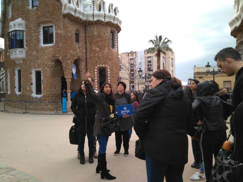 Barcelona: Sagrada Familia & Park Güell Guided Tour & Ticket - Inside Sagrada Familia: the strongest part of the tour