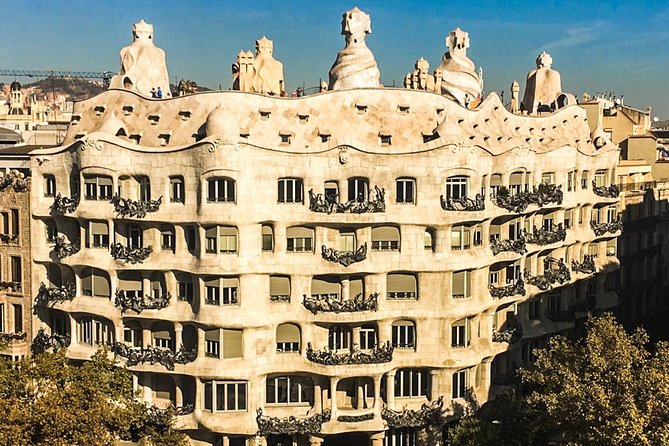 Barcelona: Sagrada Familia, Park Guell & Tapas Private Tour - Coffee at Els 4 Gats connects Barcelona to Picasso