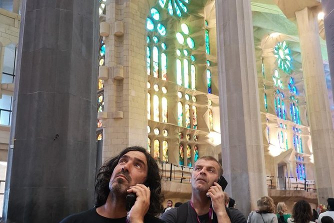 Barcelona: Sagrada Familia, Park Guell & Tapas Private Tour - Palau Güell opens the Gaudí story