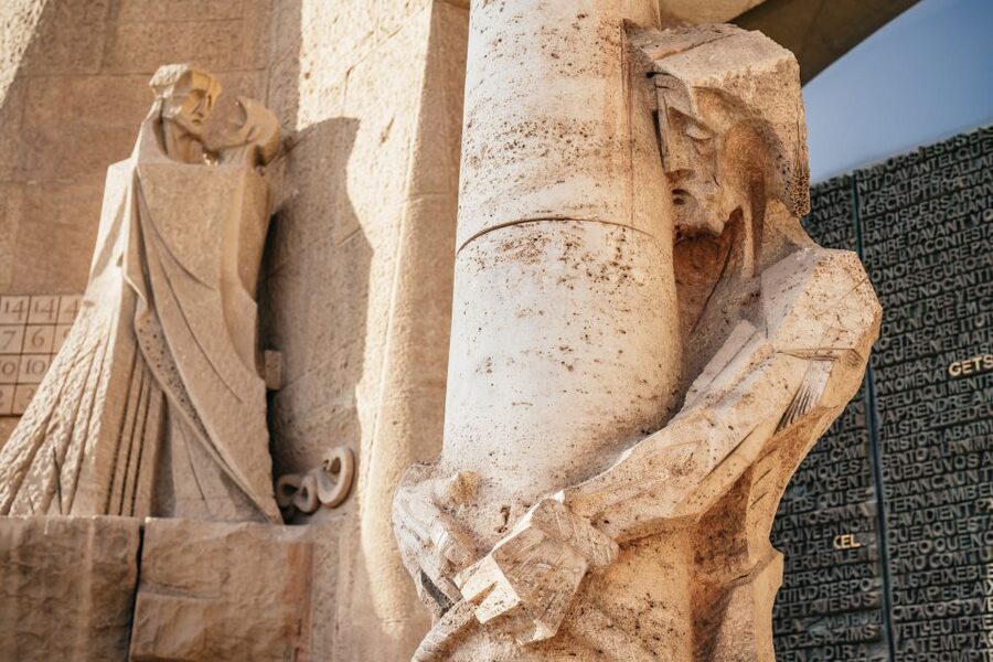 Barcelona: Sagrada Familia Skip-the-Line Entry Ticket & Tour - The Passion Façade and its sharper mood