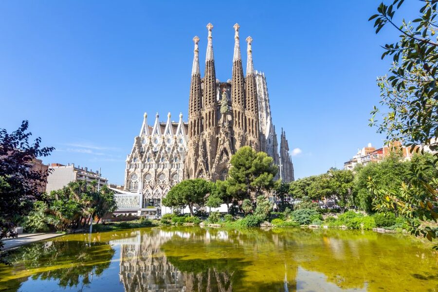 Barcelona: Sagrada Familia Skip The Line Insider Guided Tour - Key points at a glance