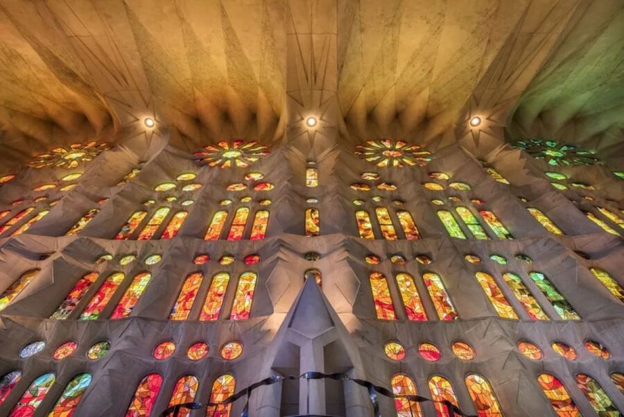 Barcelona: Sagrada Familia Skip The Line Insider Guided Tour - Looking closely at Gaudí’s sculpture and design