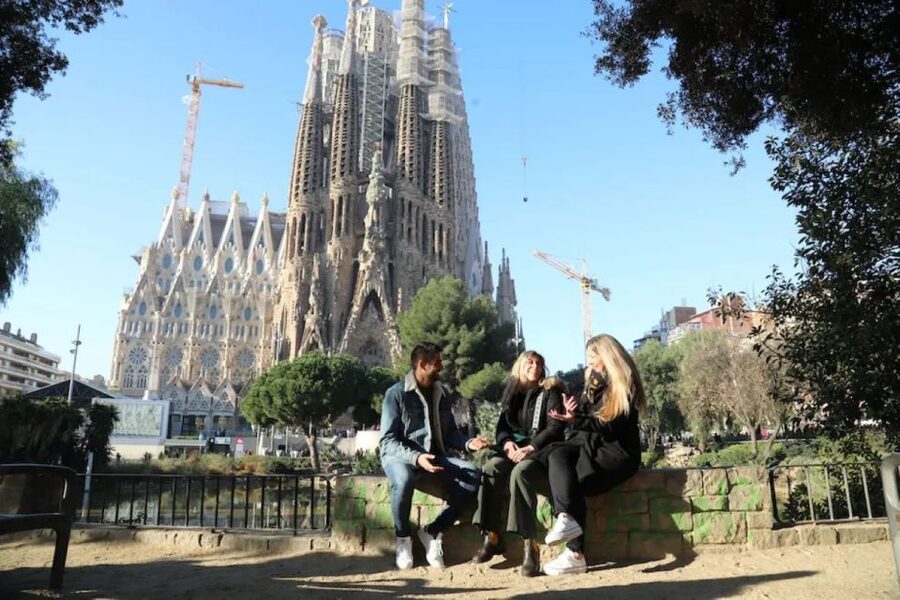 Barcelona: Sagrada Familia Skip The Line Insider Guided Tour - The museum and the basilica’s long development