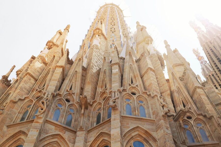 Barcelona: Sagrada Familia Small Group Guided Tour - Key points to know before booking