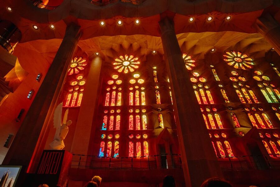 Barcelona: Sagrada Familia Tour w/Skip-the-Line Entry Ticket - Key points at a glance