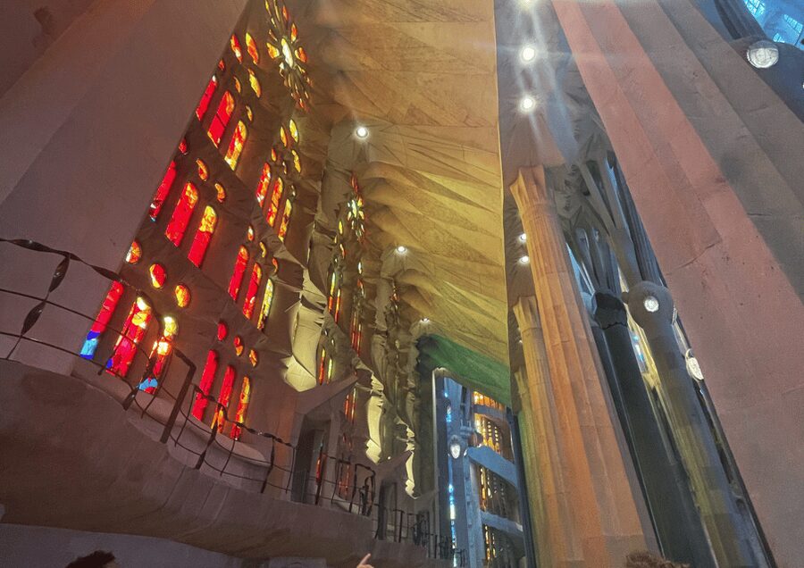 Barcelona: Sagrada Familia Tour with Optional Extras - Practical details that can affect your day