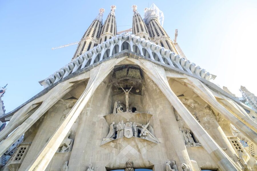 Barcelona: Sagrada Familia Tour with Optional Tower Access - Key points at a glance