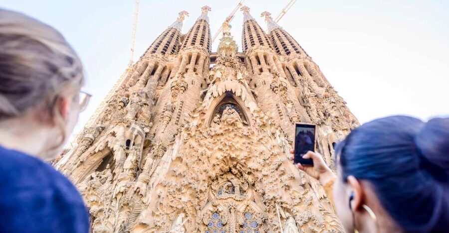 Barcelona: Sagrada Familia Tour with Optional Tower Access - Gaudí’s outside story before the interior