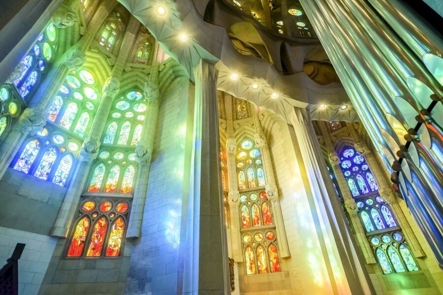 Barcelona: Sagrada Familia Tour with Optional Tower Access - Who should book this tour
