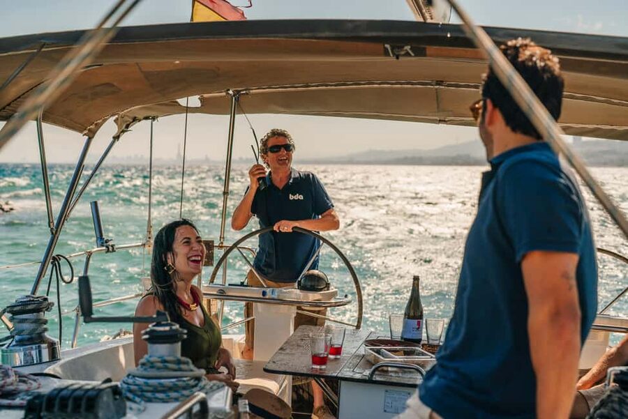 Barcelona: Sailing Cruise & Vineyard Tour with Wine Tasting - Four organic wines with Catalan food