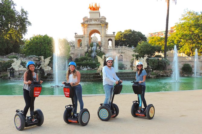 Barcelona Segway Tour - Starting at Arc de Triomf with a short practice session