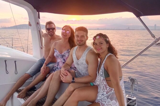 Barcelona Sensational Sunset Tour with Open Bar and Snacks - Meeting at Port Olímpic