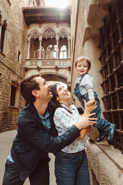✅ Barcelona: Sightseeing Professional Photoshoot Session - Who should book this experience?