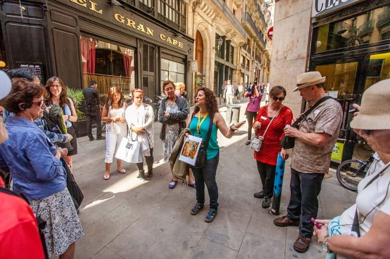 Barcelona: Small Group Picasso Tour with Picasso Museum - Entering the Picasso Museum