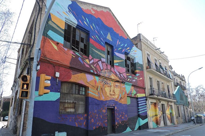 Barcelona Street Art and Graffitti Bicycle Tour - What the guide adds to the walls