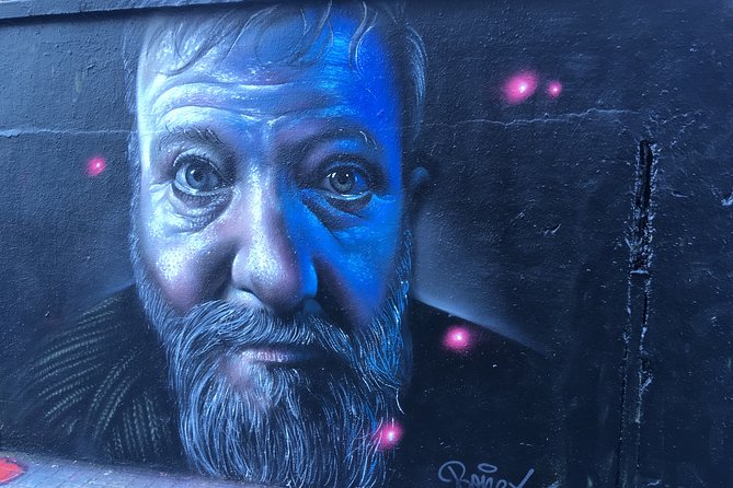 Barcelona Street Art and Graffitti Bicycle Tour - A three-hour ride with room to look around