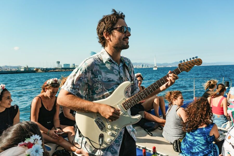 Barcelona: Sunset Catamaran Cruise with Live Music - Timing Your Cruise for the Season
