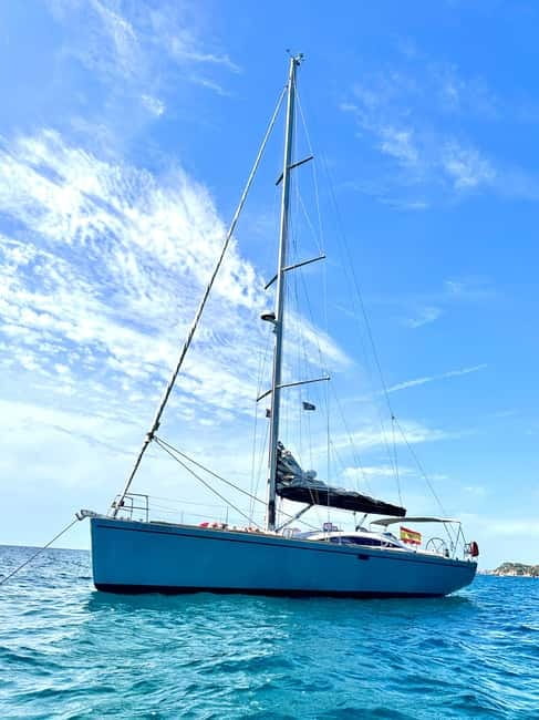 Barcelona: Sunset or Afternoon Yacht Cruise with Drinks - Why sunset changes the mood