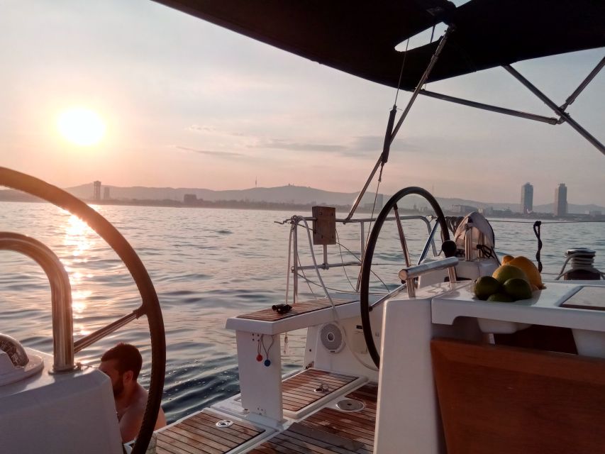 Barcelona: Sunset Sailing Tour with Open Bar & Snacks - Port Vell and the evening return