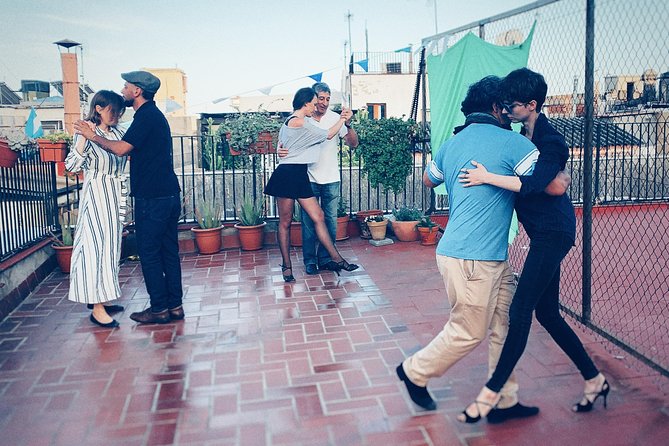 Barcelona Tango Lesson, where passion meets fun - Why this El Born tango class works for beginners