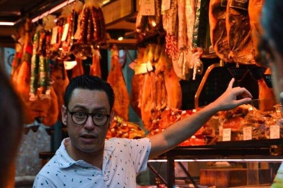 Barcelona: Tapas Walking Tour with Food, Wine, and History - Who should book this tapas walk?