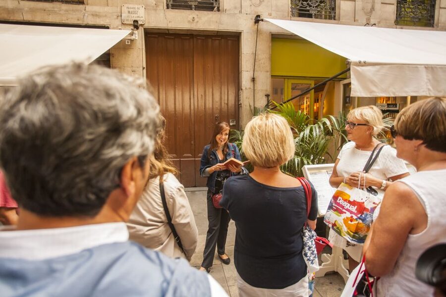 Barcelona: “The Shadow of the Wind” Literary Walking Tour - Ateneu Barcelonès and Santa Anna Church