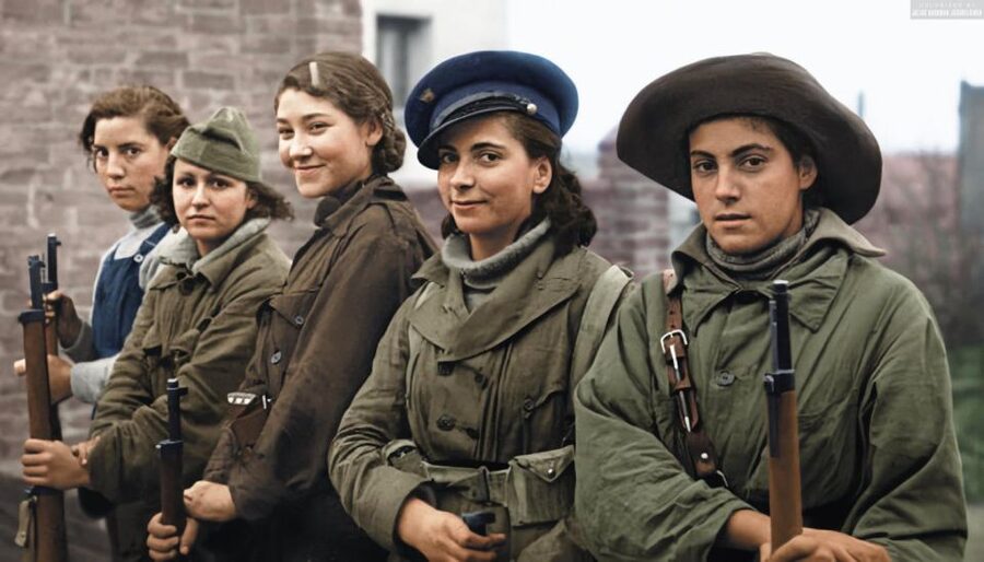 Barcelona: The Spanish Civil War Historical Walking Tour - Entering the old town’s political streets