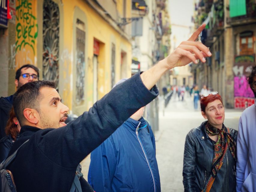 Barcelona: The Spanish Civil War Historical Walking Tour - Foreign powers, the International Brigades, and the Church