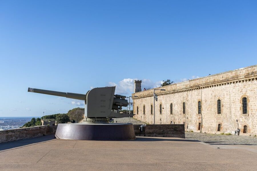 Barcelona: Walking tour with Montjuic Castle & Cable Car - Should You Book This Barcelona Tour?