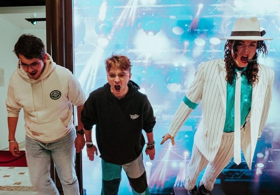 Barcelona: Wax Museum Entry Ticket - When to visit for a calmer walk