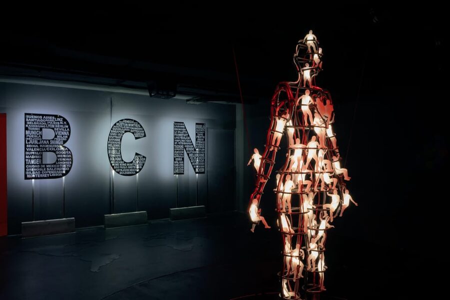 Barcelona: White Rabbit Catalonia's Top Immersive Experience - Why families tend to get the most from it