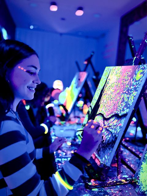 Barcelona: Wine and Van Gogh Paint and Sip Painting Class - Painting with strangers, friends, or a bachelorette group