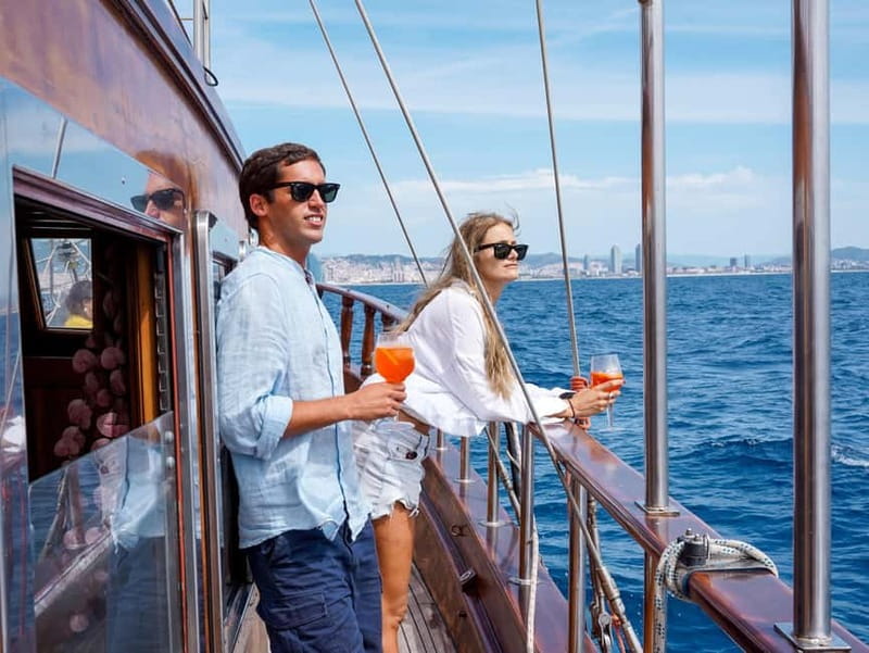 Barcelona: Wooden Boat Sailing with Tapa and Welcome Drink - The tapa, welcome drink, and onboard bar